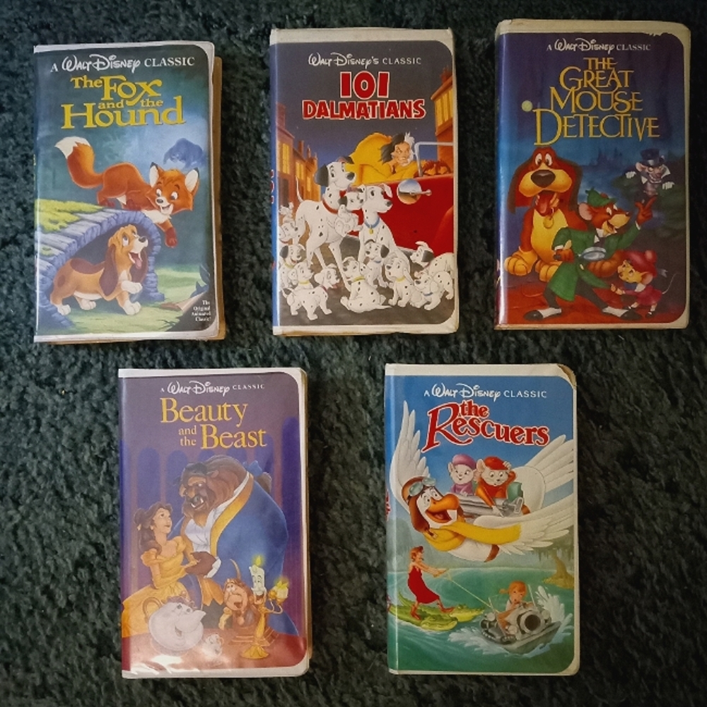 Lot of 5 Disney Classic VHS tapes
